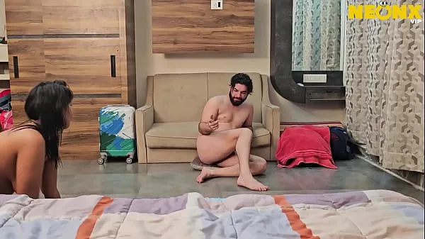 Esposa Desi Dá Seu Bumbum Sexy para o Marido em Sexo Hardcore no Banheiro | Sexo em Público