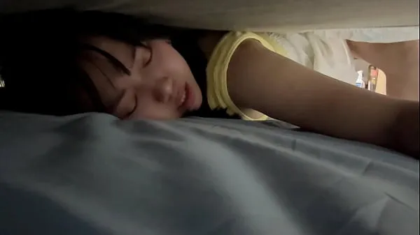 Atrapada en la Cama: Sobrecarga de Cola y Caos de Cum en el Vagina