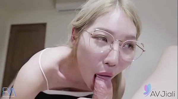 El Prohibido Trabajo de Pies y la Profunda Chupada de la Señorita Li Zhiyan en 4K Ultra HD